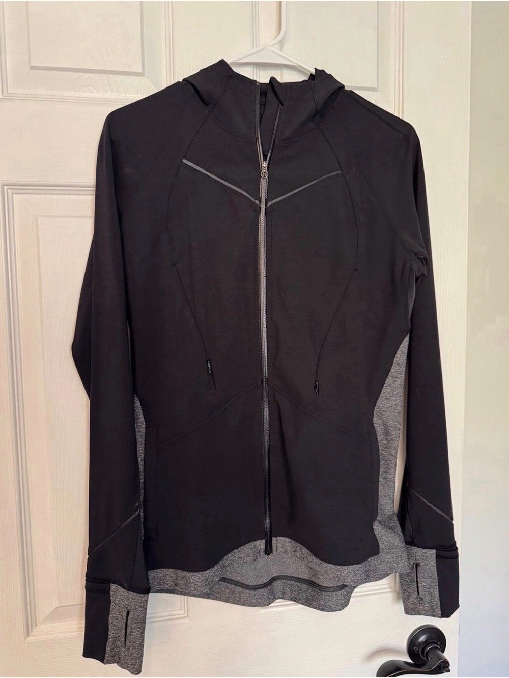 Women’s Lululemon Black & Gray Zip-Up Hooded Jacket